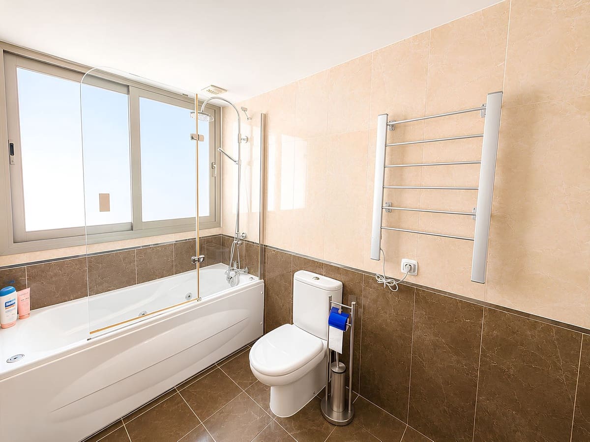 5 sovrum Lägenhet till salu i La Cala de Mijas med pool garage - 595 000 € (Ref: 9832300)