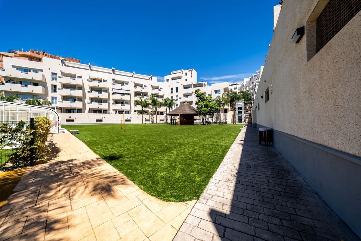 3 Zimmer Apartment zu verkaufen in Riviera del Sol mit Pool Garage - 349.000 € (Ref: 9854402)