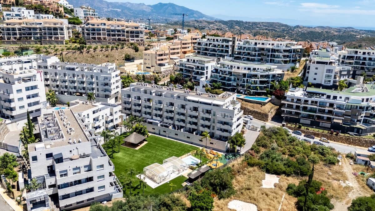 3 Zimmer Apartment zu verkaufen in Riviera del Sol mit Pool Garage - 349.000 € (Ref: 9854402)