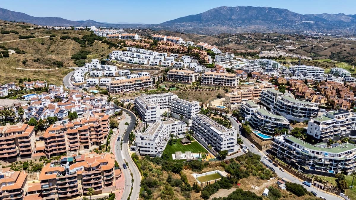 3 Zimmer Apartment zu verkaufen in Riviera del Sol mit Pool Garage - 349.000 € (Ref: 9854402)