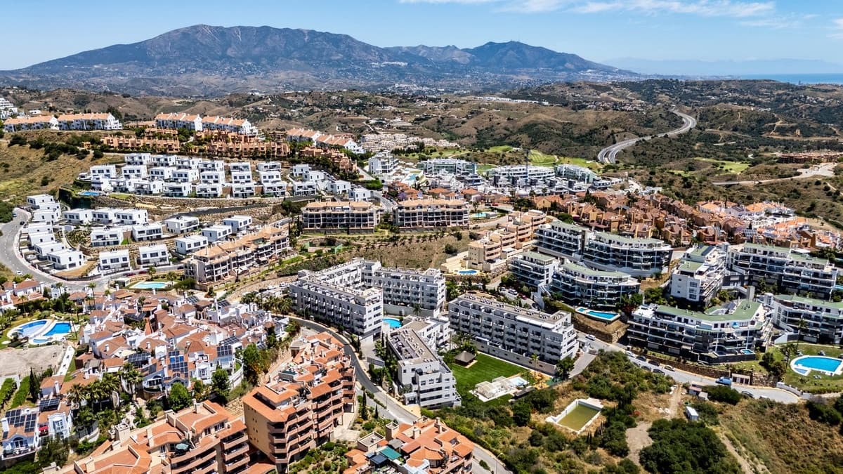 3 Zimmer Apartment zu verkaufen in Riviera del Sol mit Pool Garage - 349.000 € (Ref: 9854402)