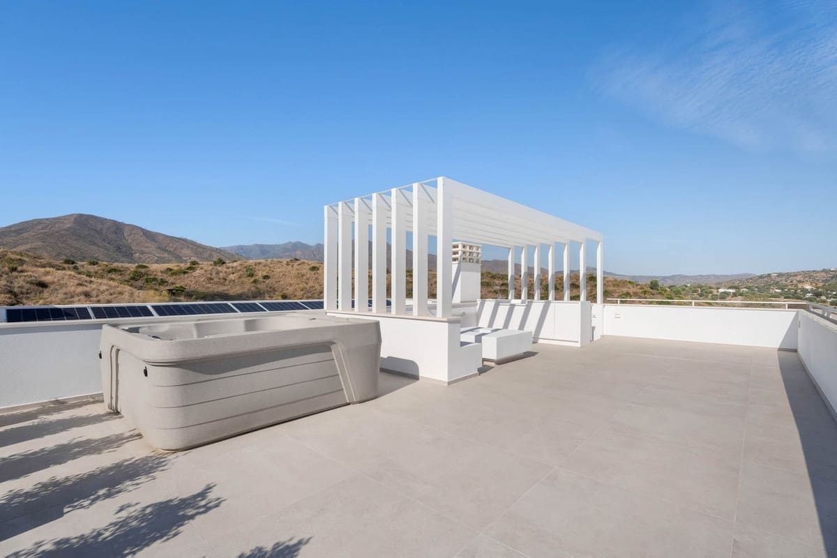 4 slaapkamer Villa te koop in La Cala Golf met zwembad garage - € 2.795.000 (Ref: 9879551)