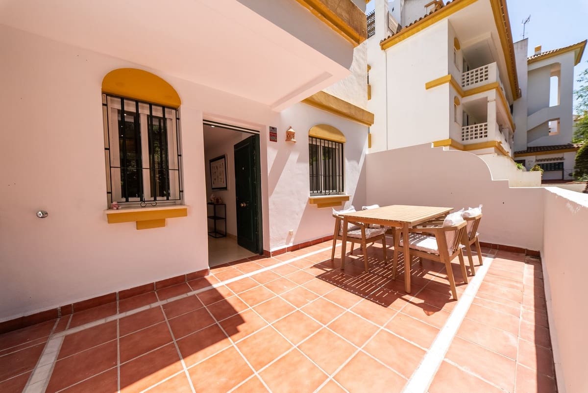 2 soveværelse Lejlighed til salg i La Cala de Mijas med swimmingpool garage - € 315.000 (Ref: 9889130)