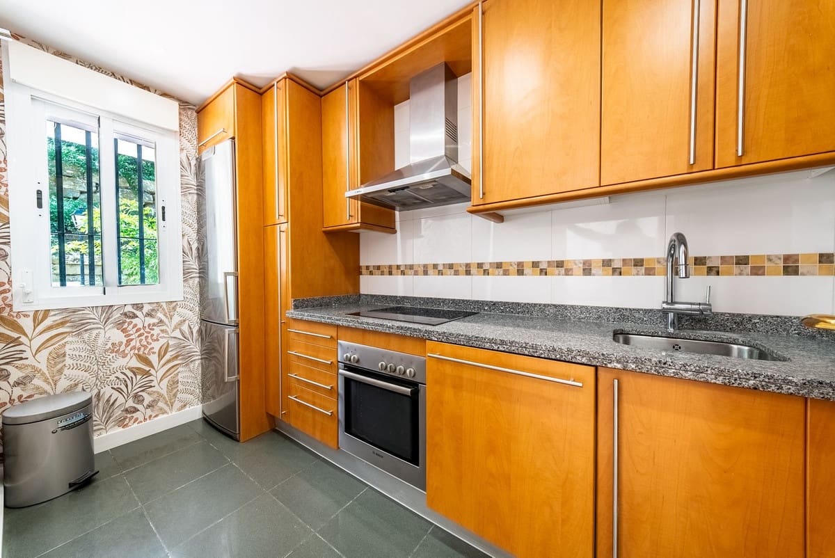2 soveværelse Lejlighed til salg i La Cala de Mijas med swimmingpool garage - € 315.000 (Ref: 9889130)