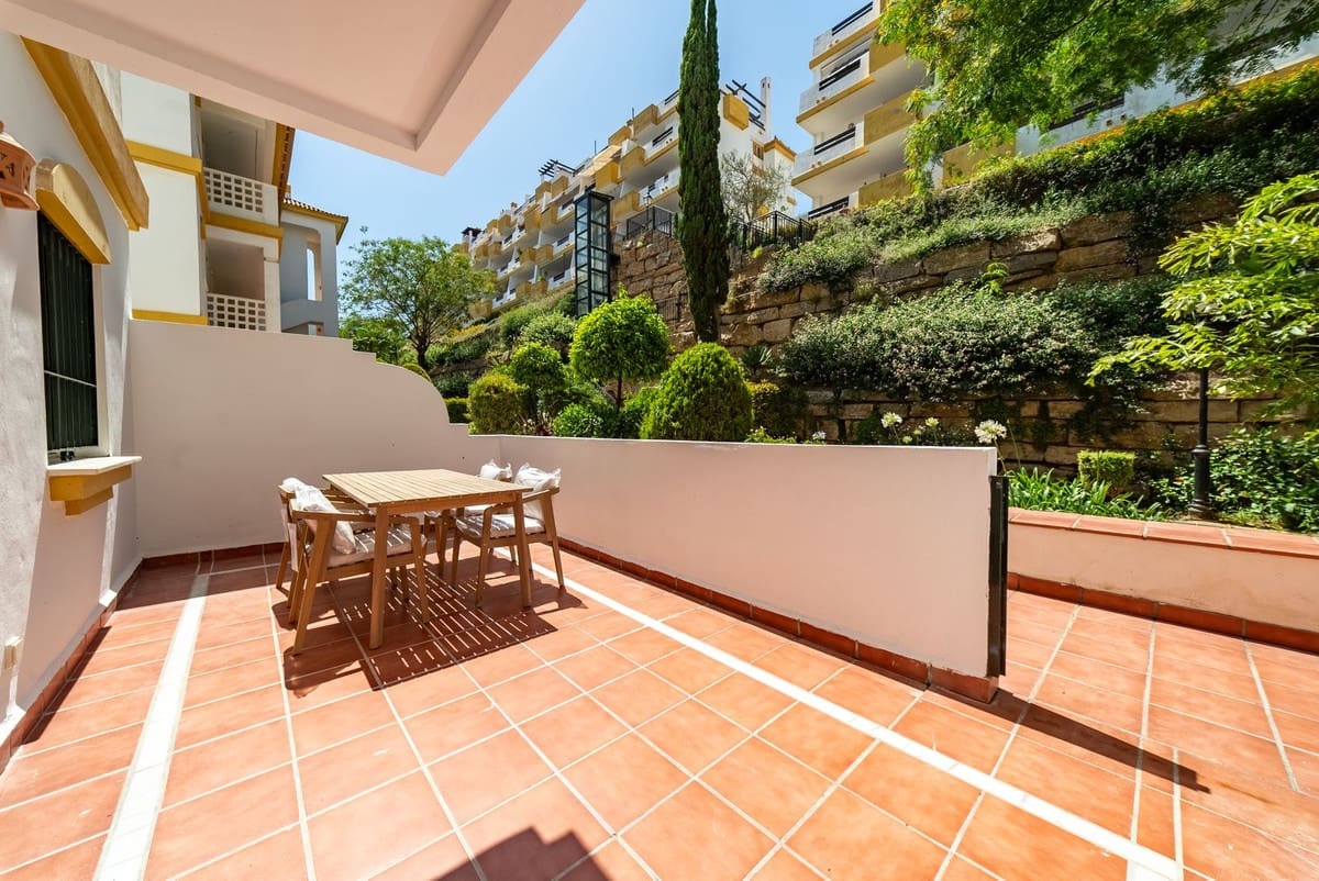 2 soveværelse Lejlighed til salg i La Cala de Mijas med swimmingpool garage - € 315.000 (Ref: 9889130)
