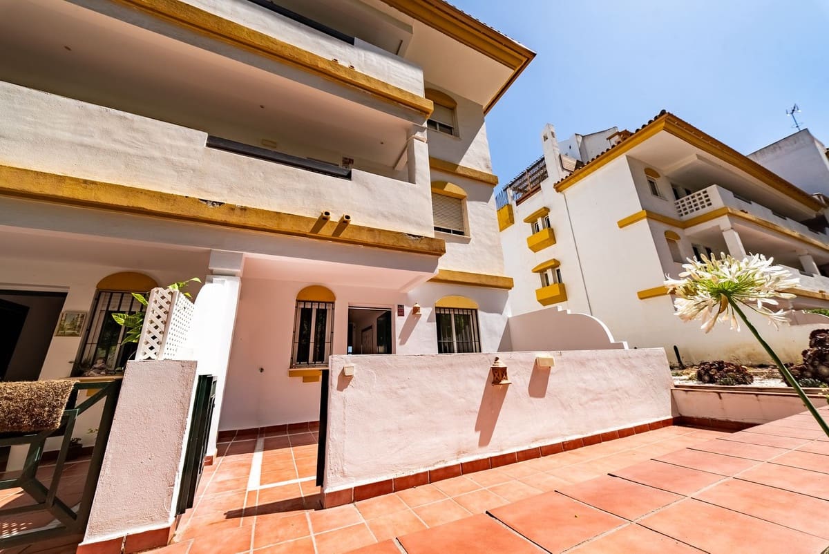 2 soveværelse Lejlighed til salg i La Cala de Mijas med swimmingpool garage - € 315.000 (Ref: 9889130)