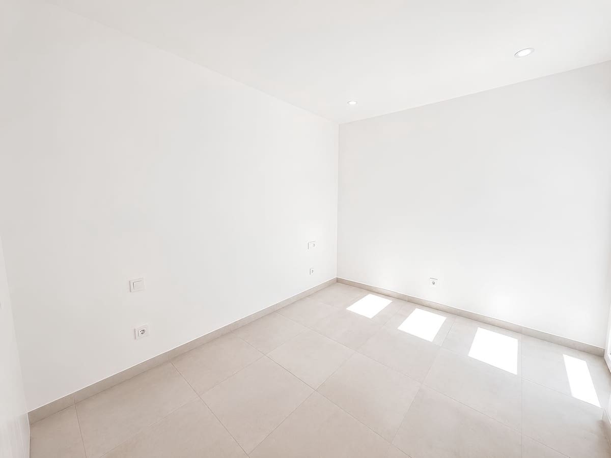 3 sypialnia Apartament na sprzedaż w La Cala de Mijas z basenem garażem - 995 000 € (Ref: 9925095)