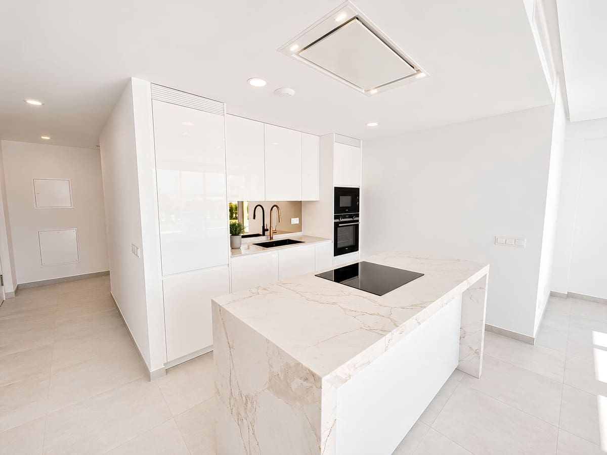 3 sypialnia Apartament na sprzedaż w La Cala de Mijas z basenem garażem - 995 000 € (Ref: 9925095)