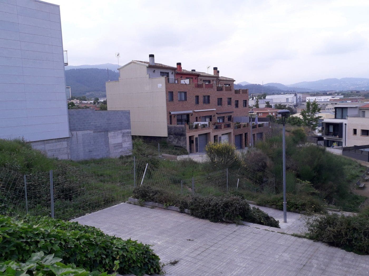 Byggetomt til salgs i Sentmenat - € 80 000 (Ref: 9509990)