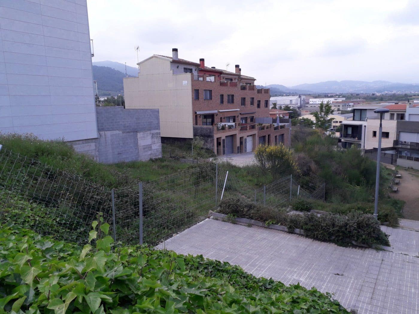 Byggetomt til salgs i Sentmenat - € 80 000 (Ref: 9509990)