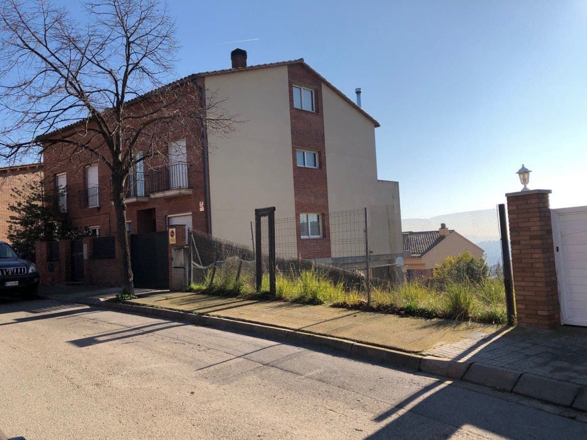 Byggetomt til salgs i Sentmenat - € 86 000 (Ref: 9509991)