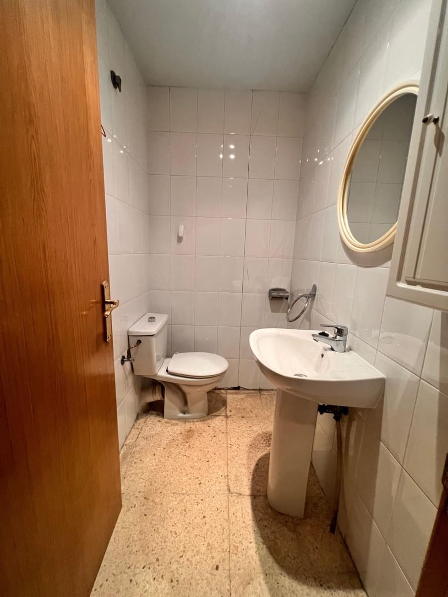 Commercial for sale in Sentmenat - € 140,000 (Ref: 9509994)