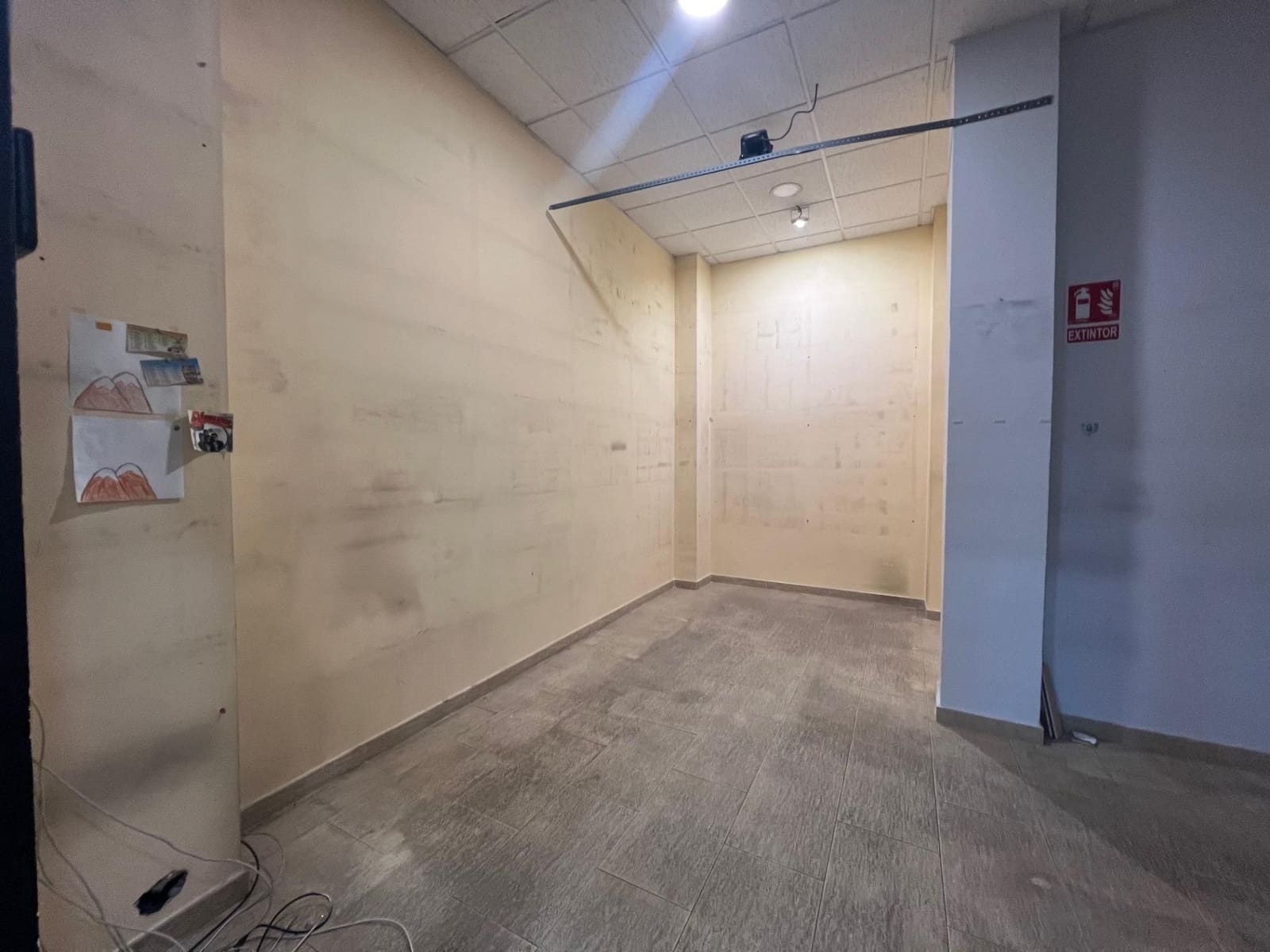 Commercial for sale in Sentmenat - € 140,000 (Ref: 9509994)