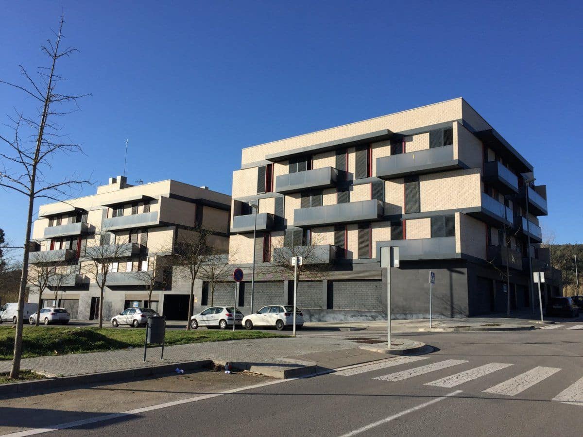 Commercial for sale in Sentmenat - € 178,000 (Ref: 9509995)