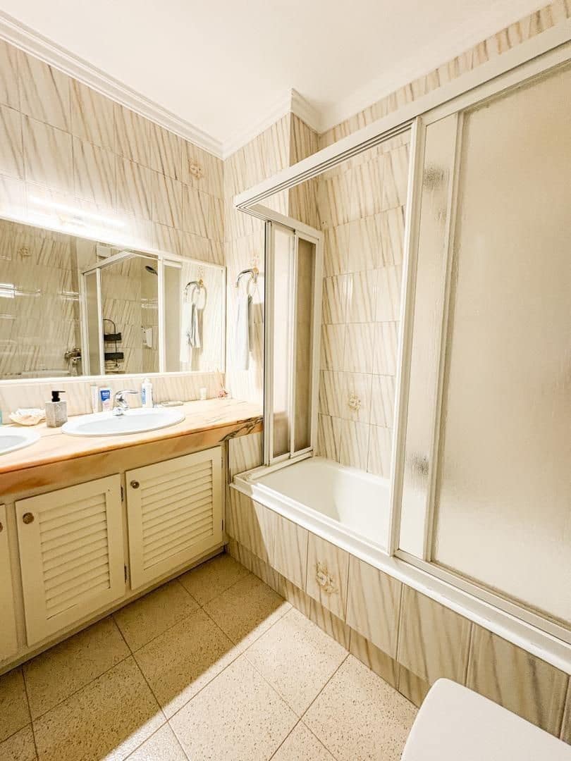 9 soveværelse Byhus til salg i Castellar del Valles med garage - € 399.000 (Ref: 9510002)