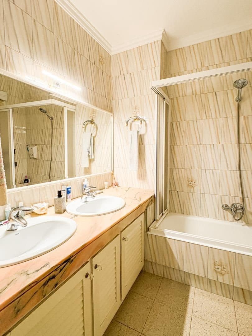 9 soveværelse Byhus til salg i Castellar del Valles med garage - € 399.000 (Ref: 9510002)