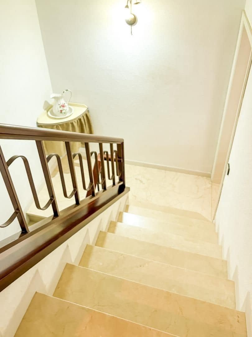 9 soveværelse Byhus til salg i Castellar del Valles med garage - € 399.000 (Ref: 9510002)