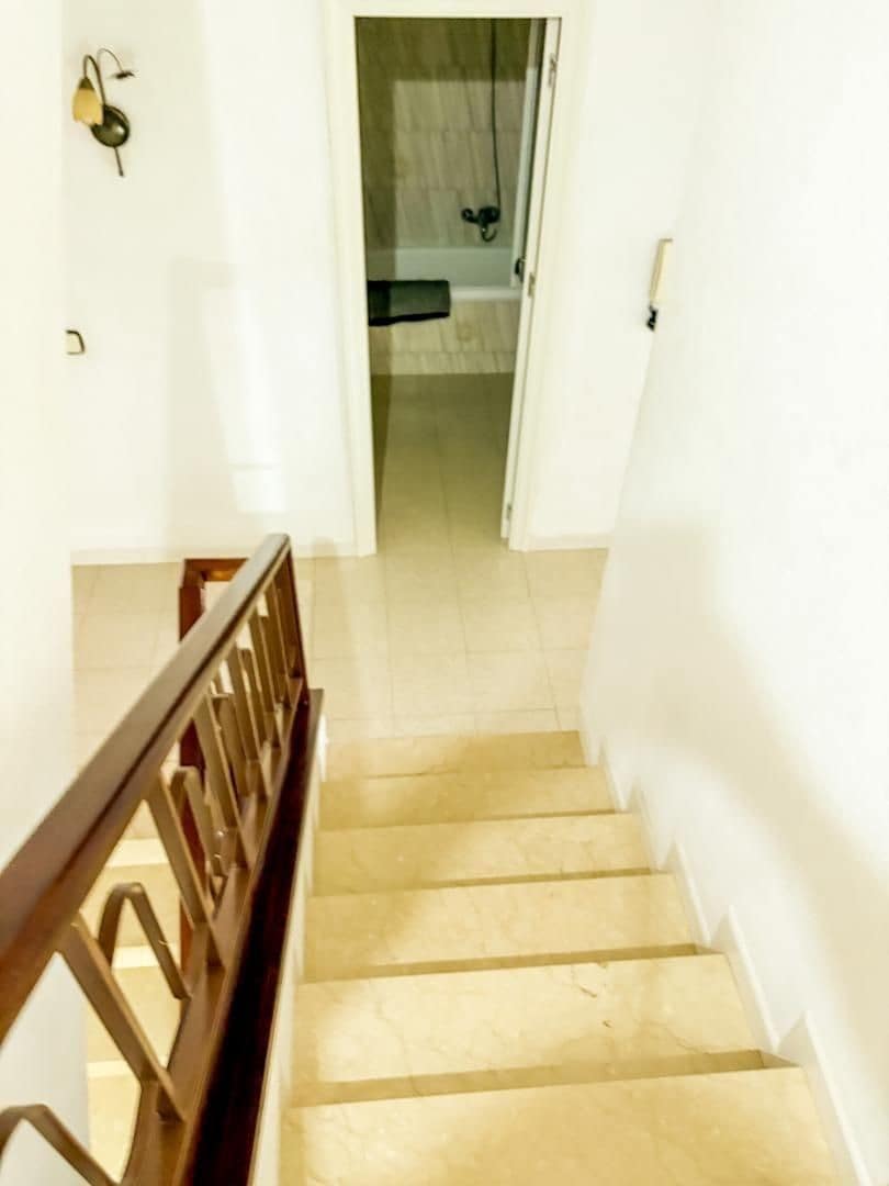 9 soveværelse Byhus til salg i Castellar del Valles med garage - € 399.000 (Ref: 9510002)