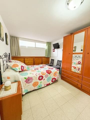 9 soveværelse Byhus til salg i Castellar del Vallès med garage - € 399.000 (Ref: 9510002)