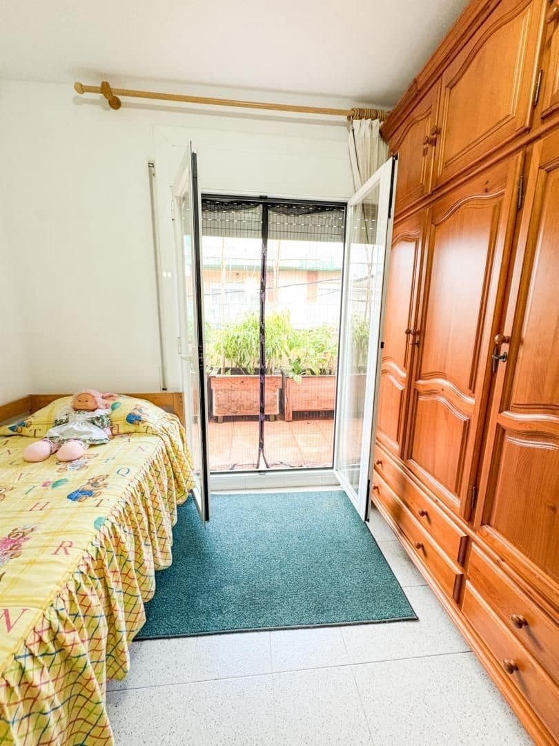 9 soveværelse Byhus til salg i Castellar del Valles med garage - € 399.000 (Ref: 9510002)