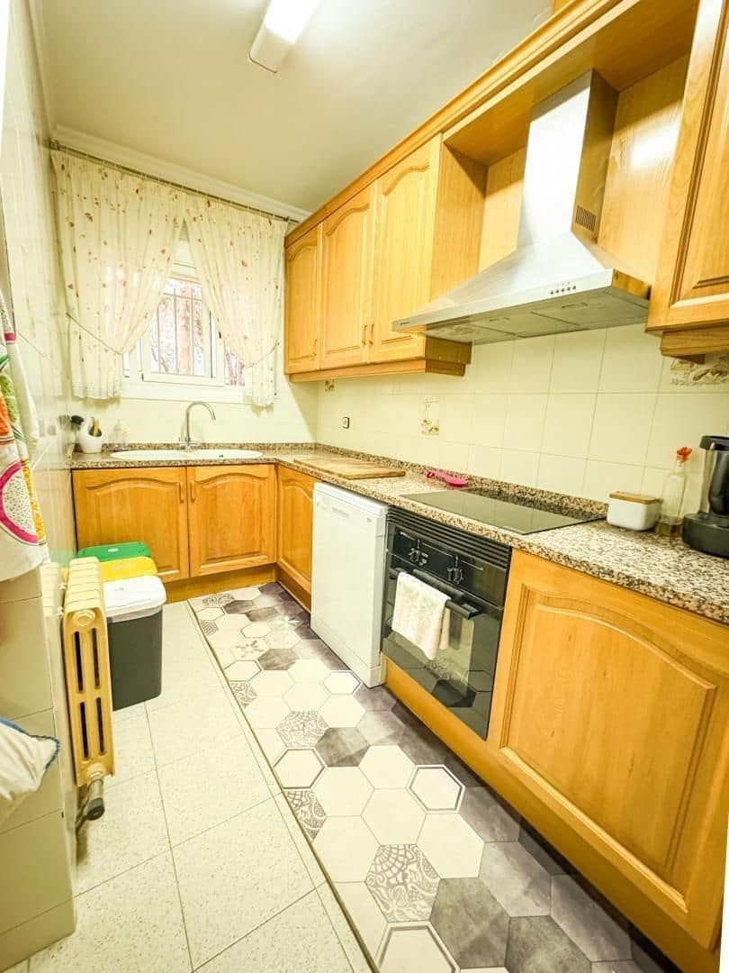 9 soveværelse Byhus til salg i Castellar del Valles med garage - € 399.000 (Ref: 9510002)