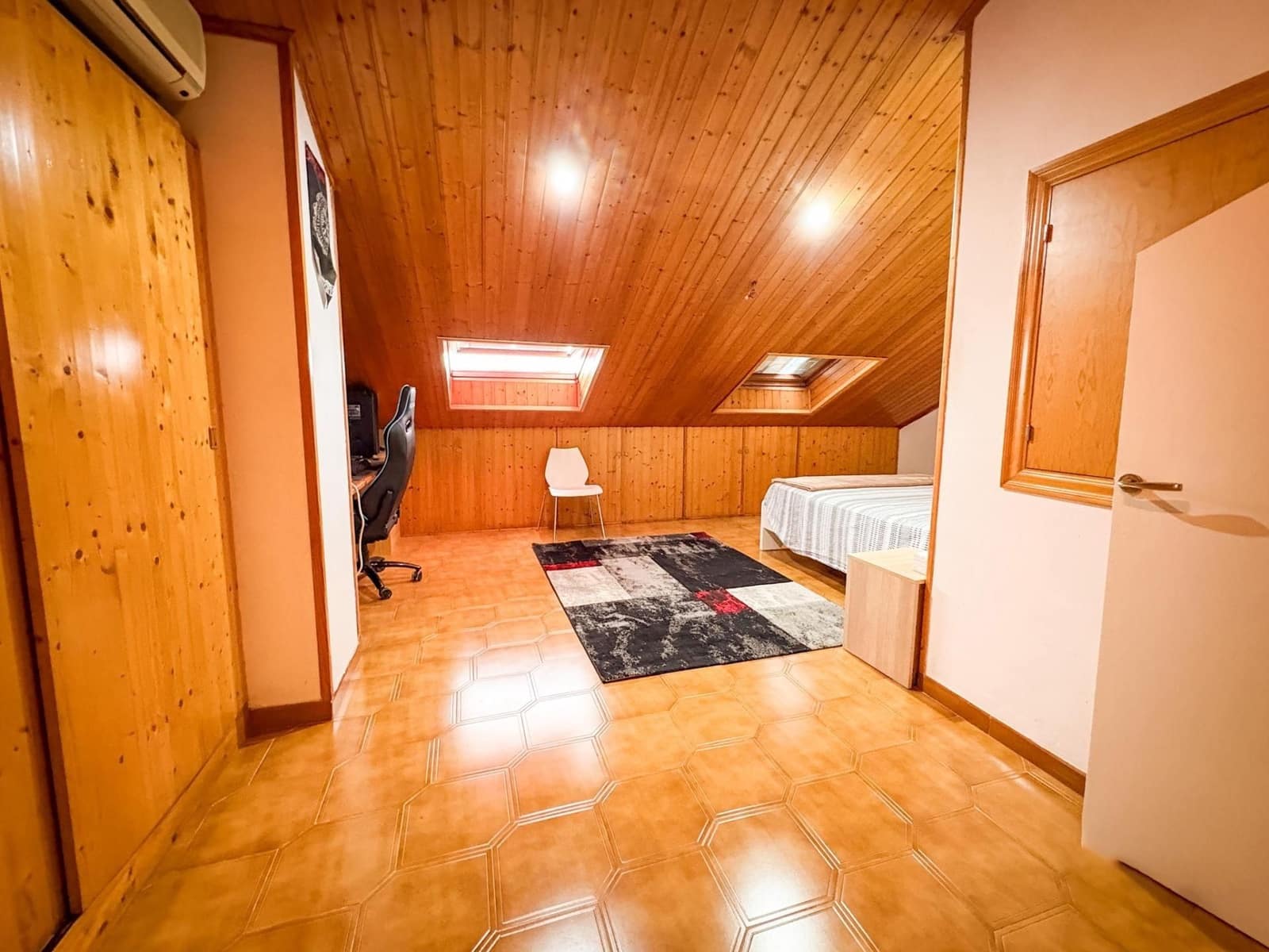 9 soveværelse Byhus til salg i Castellar del Valles med garage - € 399.000 (Ref: 9510002)