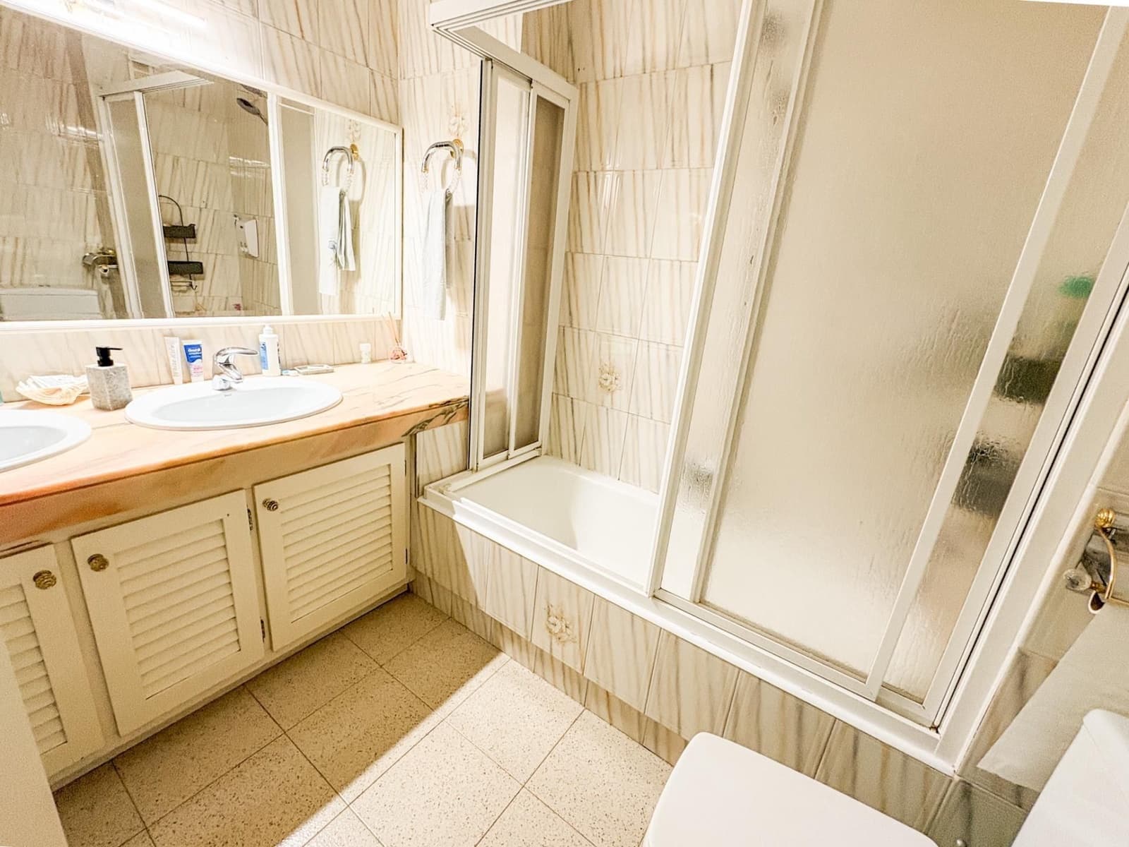 9 soveværelse Byhus til salg i Castellar del Valles med garage - € 399.000 (Ref: 9510002)