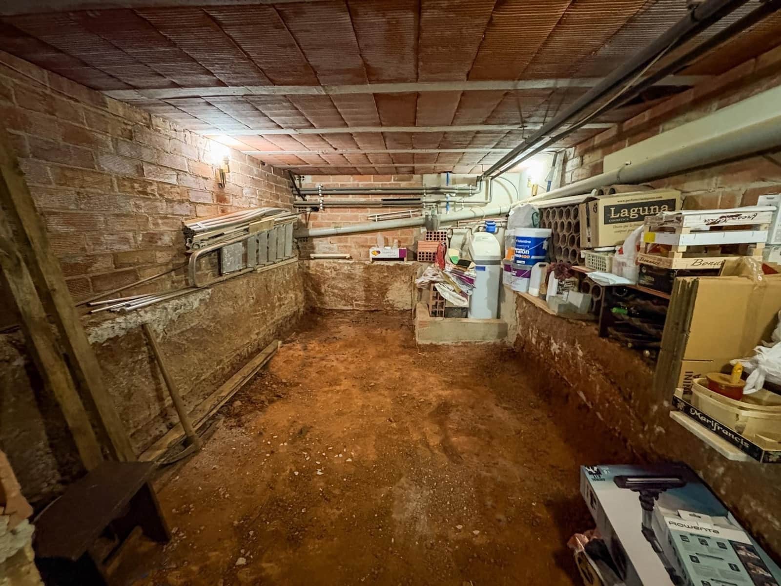 9 soveværelse Byhus til salg i Castellar del Valles med garage - € 399.000 (Ref: 9510002)