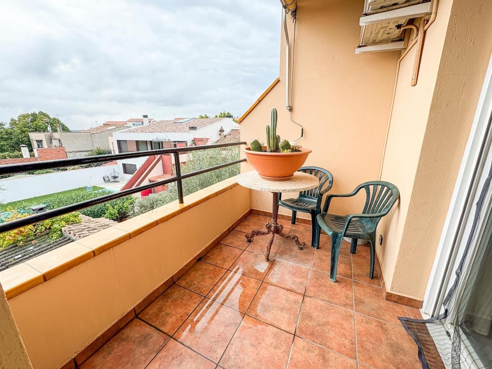 9 soveværelse Byhus til salg i Castellar del Valles med garage - € 399.000 (Ref: 9510002)