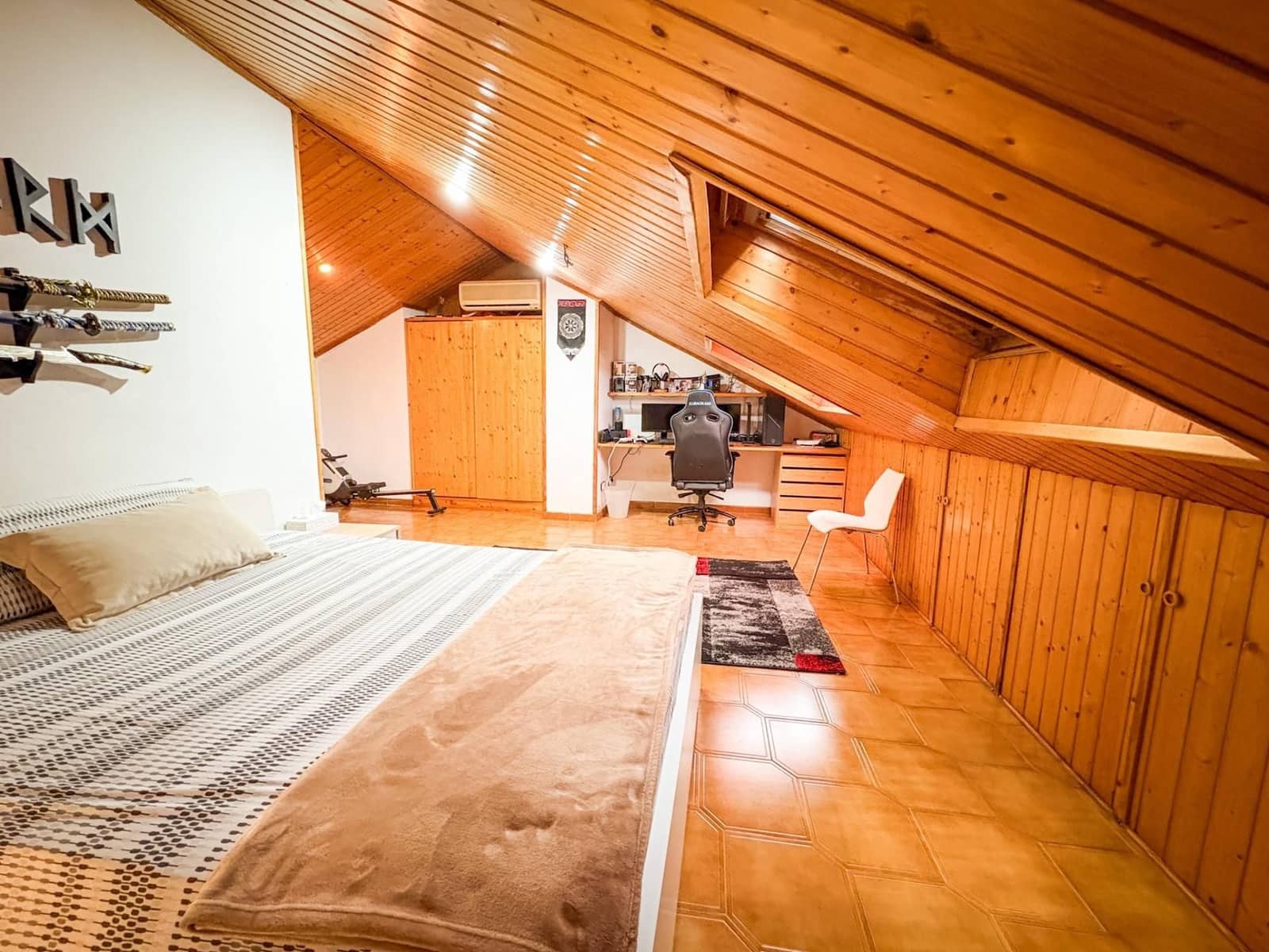 9 soveværelse Byhus til salg i Castellar del Valles med garage - € 399.000 (Ref: 9510002)