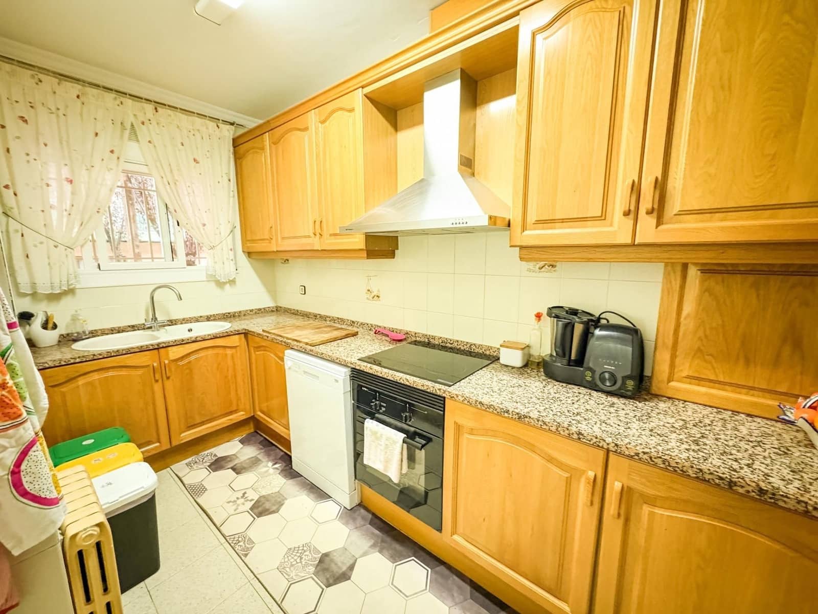 9 soveværelse Byhus til salg i Castellar del Valles med garage - € 399.000 (Ref: 9510002)