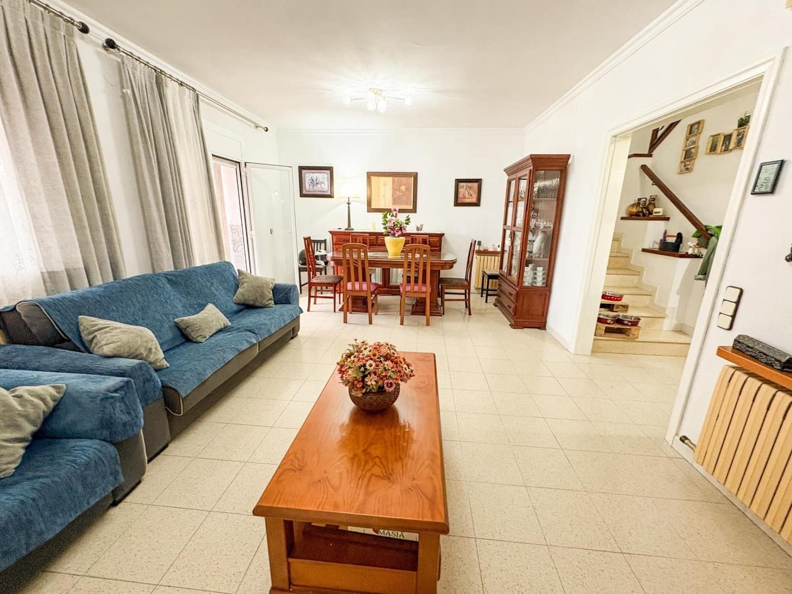 9 soveværelse Byhus til salg i Castellar del Valles med garage - € 399.000 (Ref: 9510002)