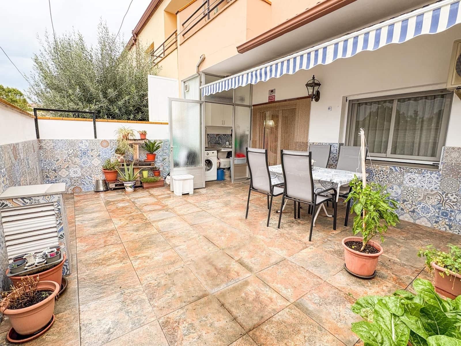 9 soveværelse Byhus til salg i Castellar del Valles med garage - € 399.000 (Ref: 9510002)