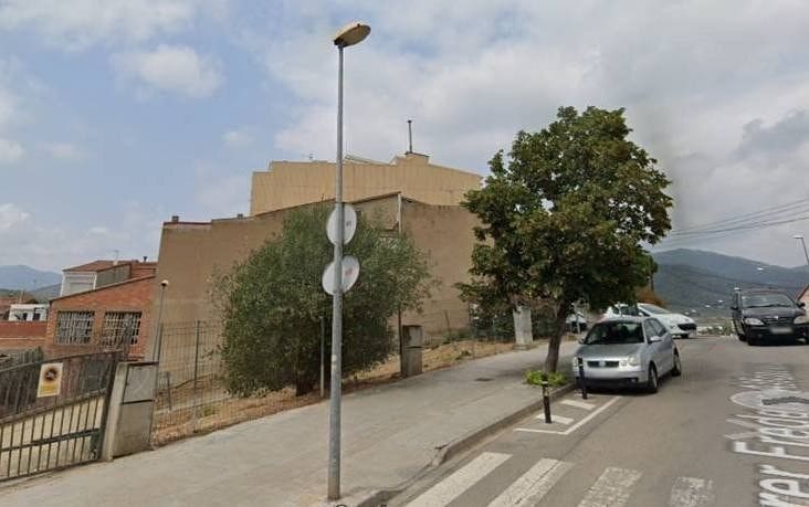 Byggetomt til salgs i Sentmenat - € 95 000 (Ref: 9510005)