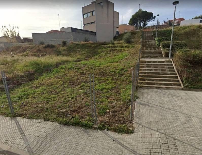 Byggetomt til salgs i Sentmenat - € 75 000 (Ref: 9510009)