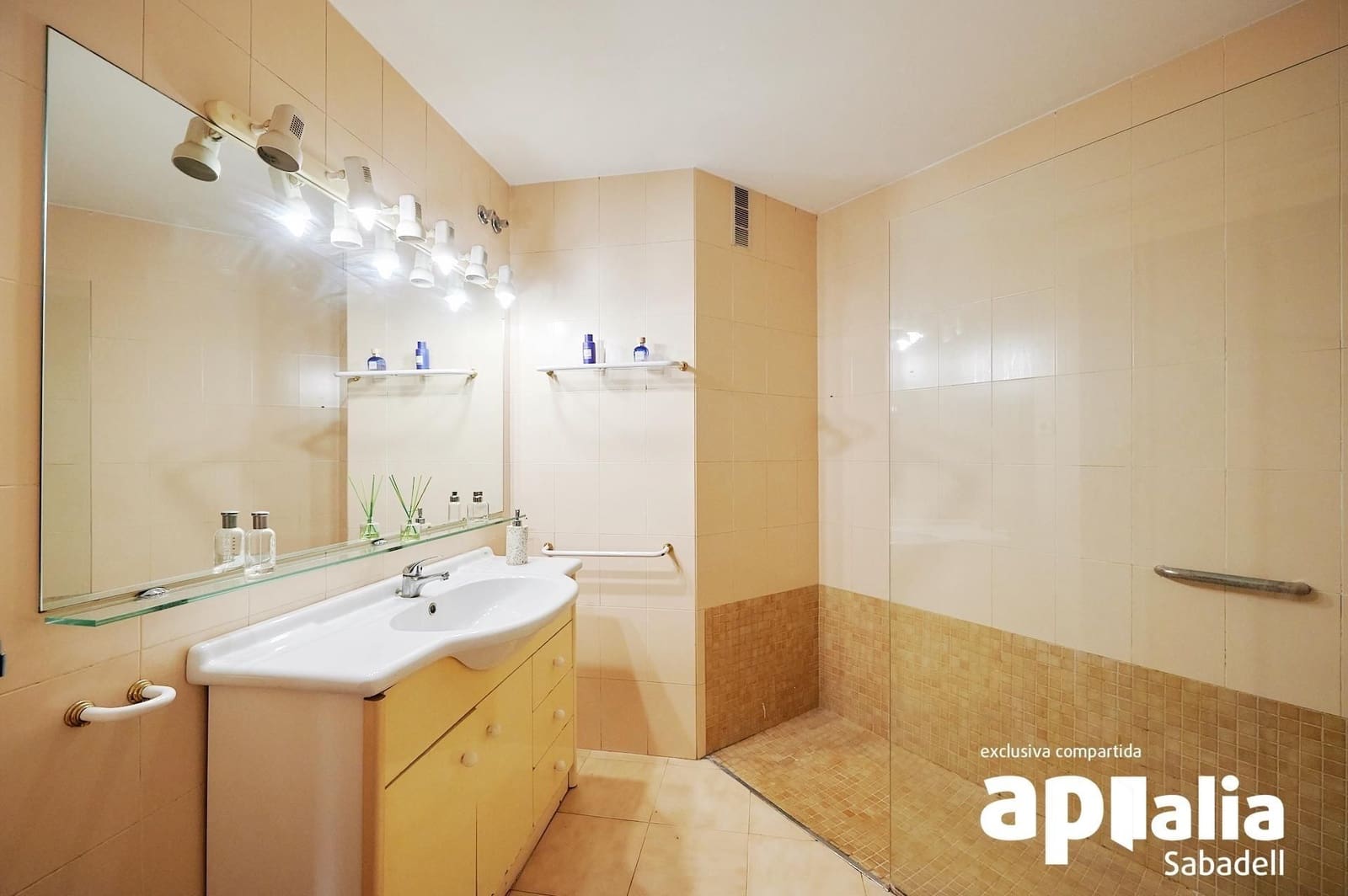 4 soveværelse Lejlighed til salg i Sentmenat - € 250.000 (Ref: 9510012)