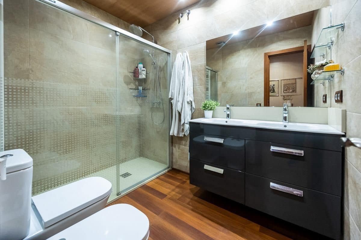 5 bedroom Townhouse for sale in Sabadell with garage - € 985,000 (Ref: 9510014)