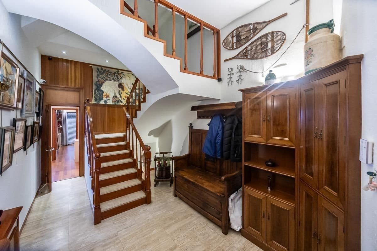 5 bedroom Townhouse for sale in Sabadell with garage - € 985,000 (Ref: 9510014)