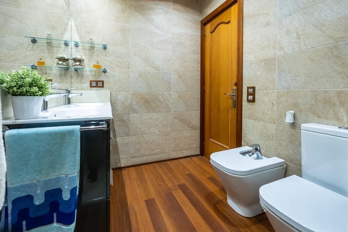 5 bedroom Townhouse for sale in Sabadell with garage - € 985,000 (Ref: 9510014)