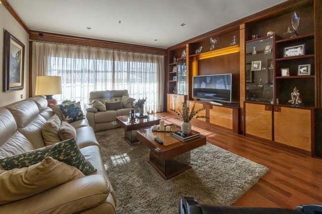 5 bedroom Townhouse for sale in Sabadell with garage - € 985,000 (Ref: 9510014)