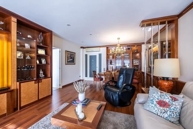 5 bedroom Townhouse for sale in Sabadell with garage - € 985,000 (Ref: 9510014)