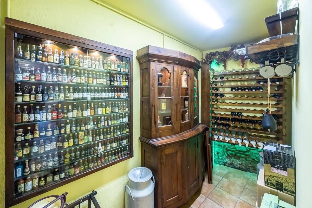 5 bedroom Townhouse for sale in Sabadell with garage - € 985,000 (Ref: 9510014)