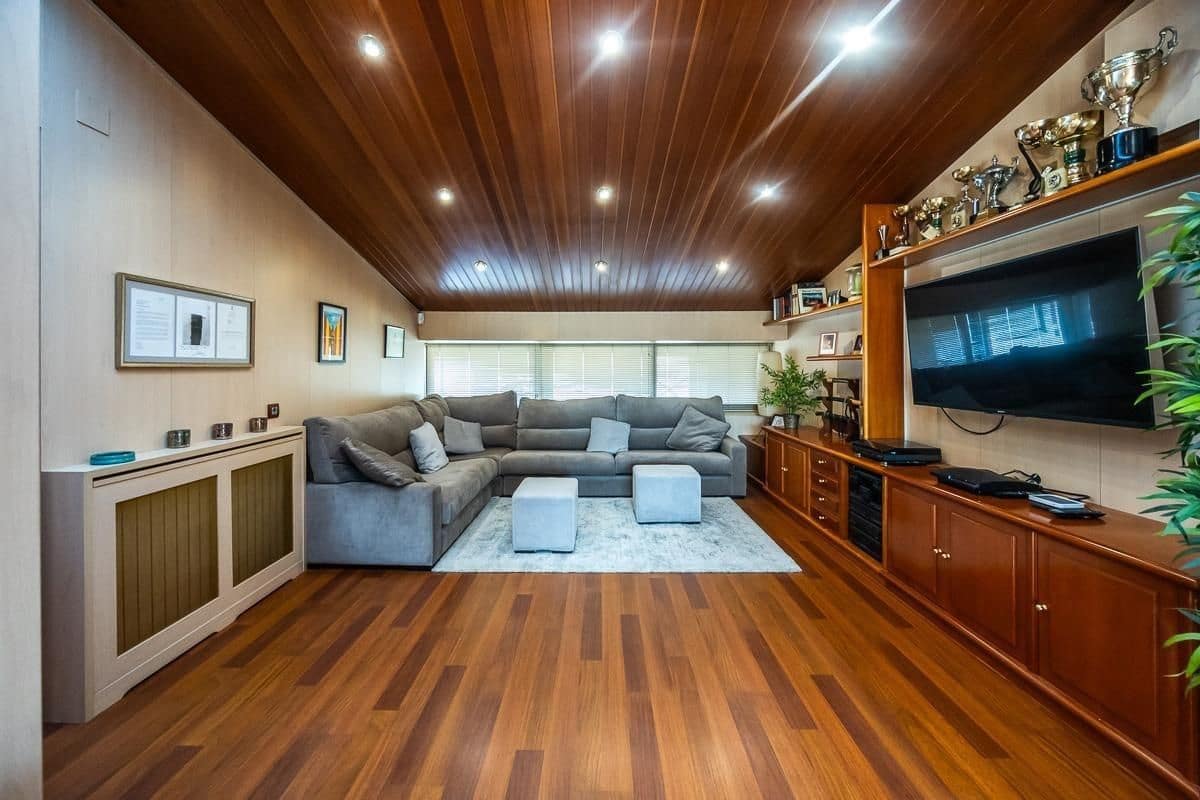 5 bedroom Townhouse for sale in Sabadell with garage - € 985,000 (Ref: 9510014)