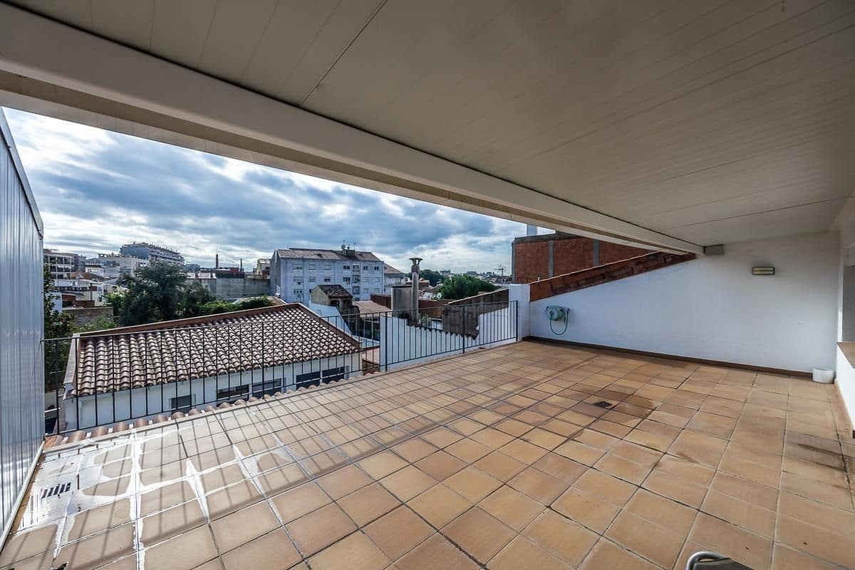 5 bedroom Townhouse for sale in Sabadell with garage - € 985,000 (Ref: 9510014)