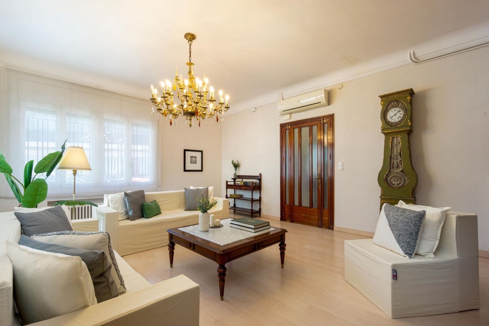 11 bedroom Townhouse for sale in Sabadell with garage - € 550,000 (Ref: 9510016)