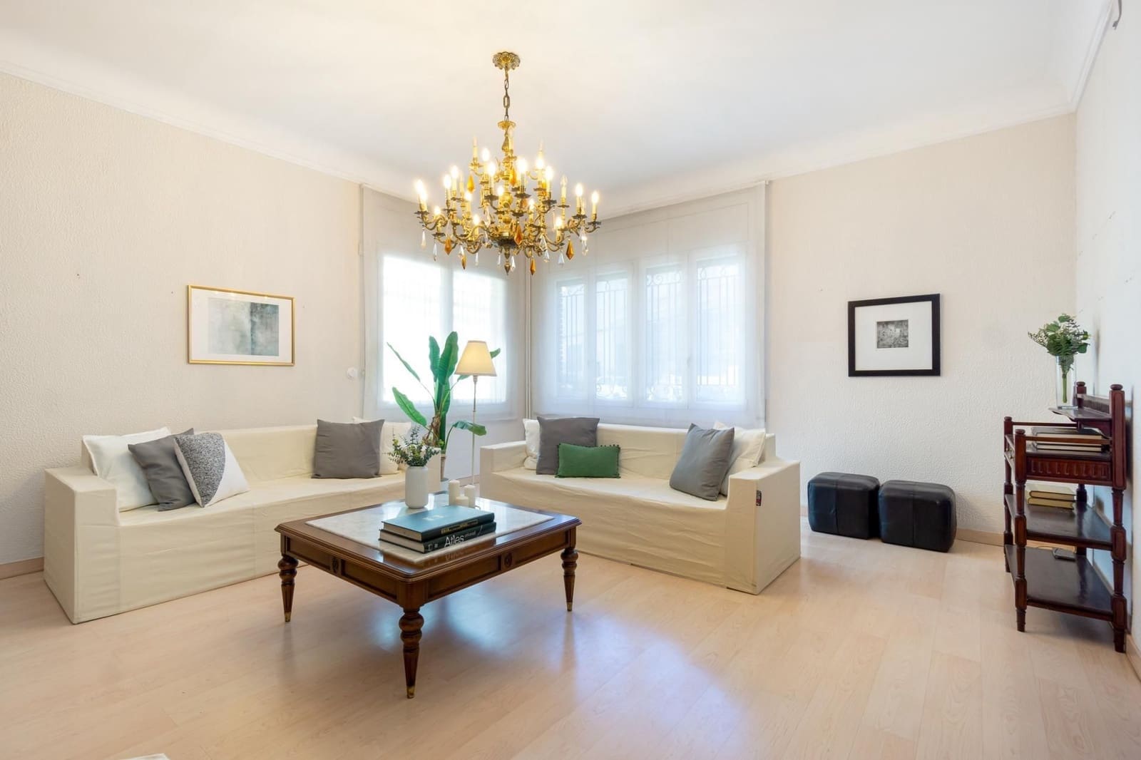 11 bedroom Townhouse for sale in Sabadell with garage - € 550,000 (Ref: 9510016)