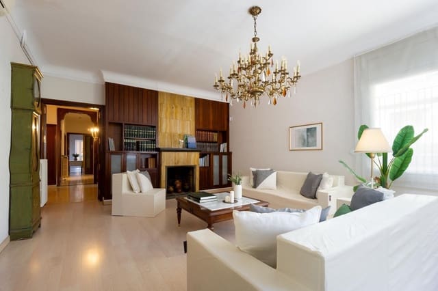 11 bedroom Townhouse for sale in Sabadell with garage - € 550,000 (Ref: 9510016)