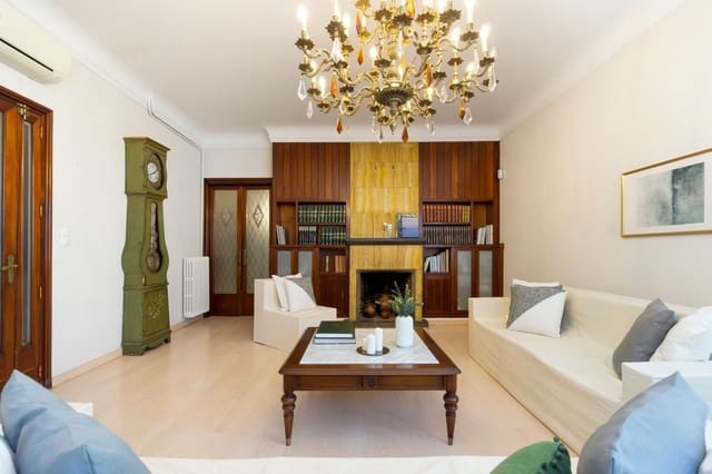 11 bedroom Townhouse for sale in Sabadell with garage - € 550,000 (Ref: 9510016)