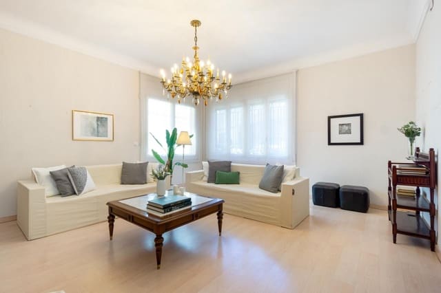 11 bedroom Townhouse for sale in Sabadell with garage - € 550,000 (Ref: 9510016)