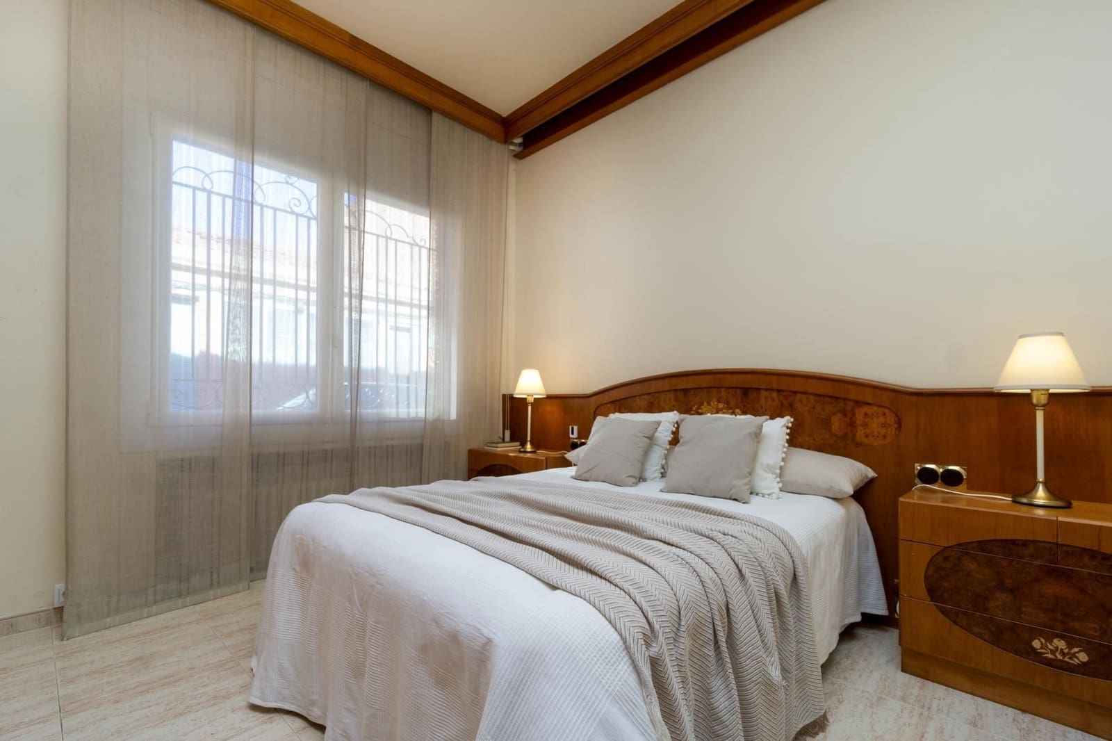 11 bedroom Townhouse for sale in Sabadell with garage - € 550,000 (Ref: 9510016)